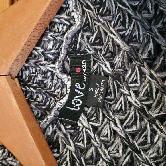 Women's Poncho/Shawl - Picture 3 of 4